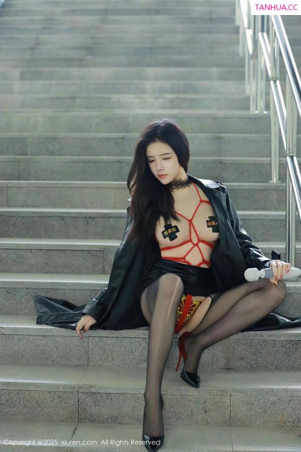  [XiuRen]高清写真图 2025.02.08 No.9855 唐翩翩 黑丝美腿第83张图片